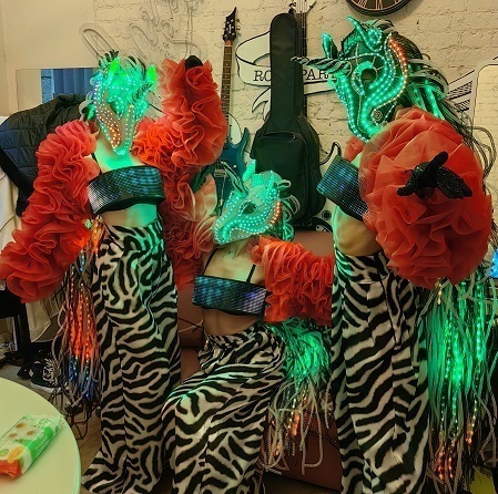 Световое шоу с брендированием на мероприятие Световое шоу с брендированием на мероприятие