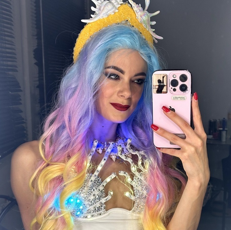 Артисты в морском стиле на встречу гостей