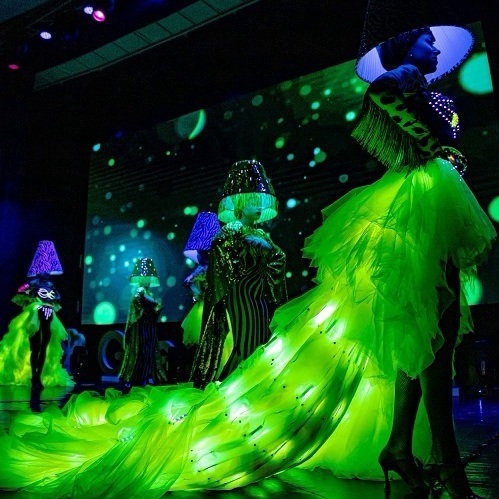 LUSTRA SHOW световое танцевальное шоу девушек в образах торшеров для больших сцен