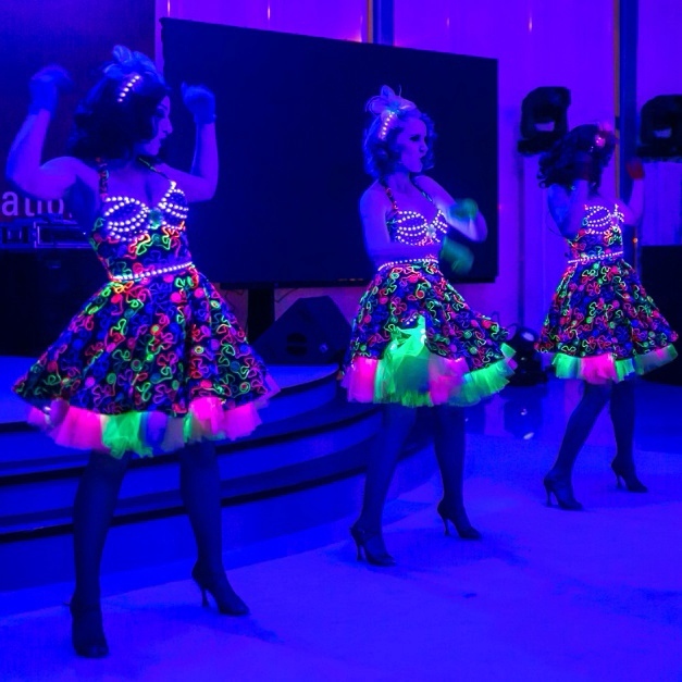 Танцевальное шоу в световых ультрафиолетовых неоновых костюмах СТИЛЯГИ