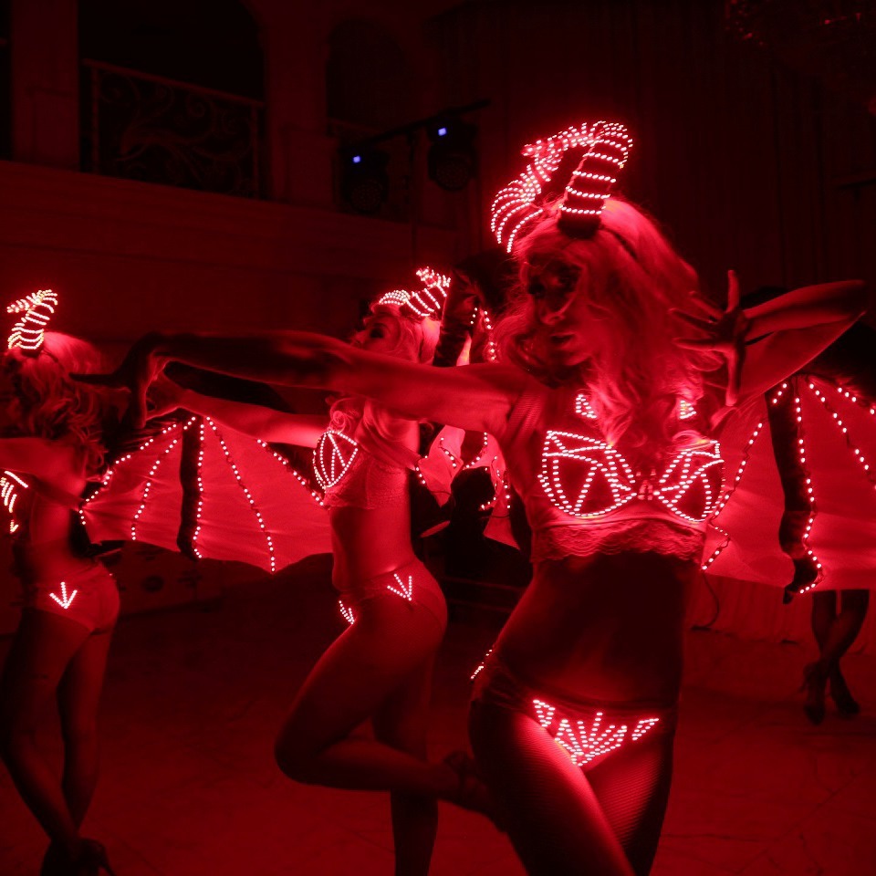 Световое танцевальное шоу HARD KISS в ночной клуб